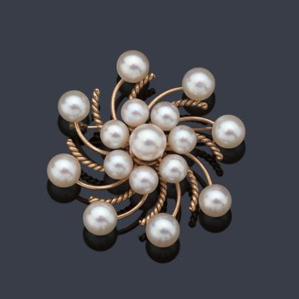 Brosche mit spiralförmigem Design, Rosettenmotiv u