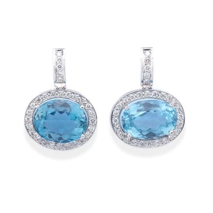 Lange Ohrringe mit zwei oval geschliffenen blauen 