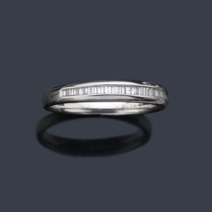 Halb-Ewigkeitsring mit Diamanten im Baguette-Schli