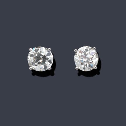 Ohrstecker mit zwei Diamanten im Old-Cut-Schliff m