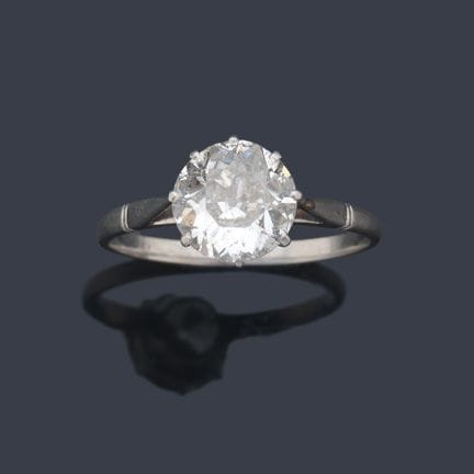 Solitaire-Ring mit einem Diamanten im Old-Cut-Schl