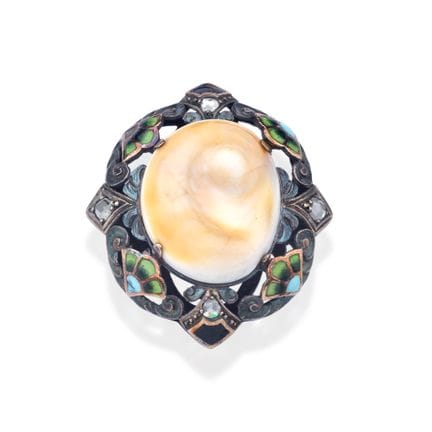 Ring mit einer Abalone (Haliotis), umrahmt von Pal