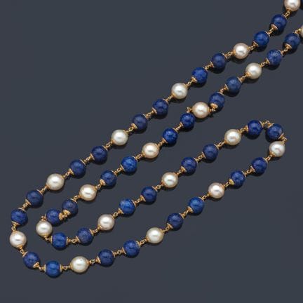 Lange Halskette mit kugelförmigen Lapislazuli-Perl