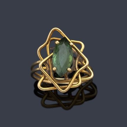 Ring mit einem Verdelit-Turmalin im Marquise-Schli
