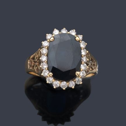Ring mit einem Saphir im Ovalschliff von ca. 5,00 