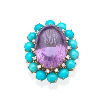 Ring mit einem großen Amethyst im Ovalschliff, umg