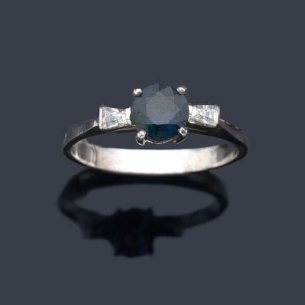 Ring mit einem Saphir im Ovalschliff von ca. 0,50 