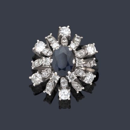 Ring mit einem Saphir im Ovalschliff von ca. 0,80 
