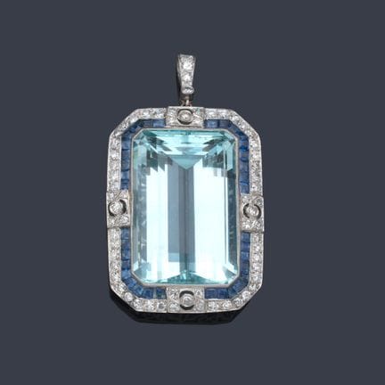 Anhänger mit einem großen Aquamarin von ca. 50,00 