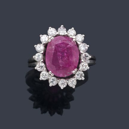 Ring mit einem Rubin im Ovalschliff von ca. 3,31 K
