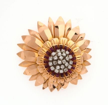 LACLOCHE
Flower Brooch with Secret Watch — gold, p