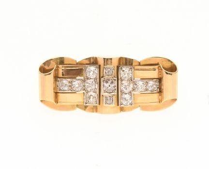 PLAQUE BROOCH
Retro — gold and diamonds
Rectangula