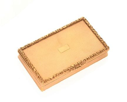 TABAKDOSE
Gold – Paris, 1819–1838
Rechteckige Schn
