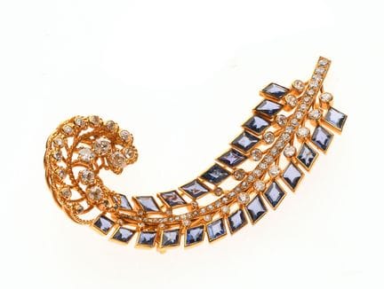 "FEATHER" BROOCH
Sapphires and diamonds
A brooch s