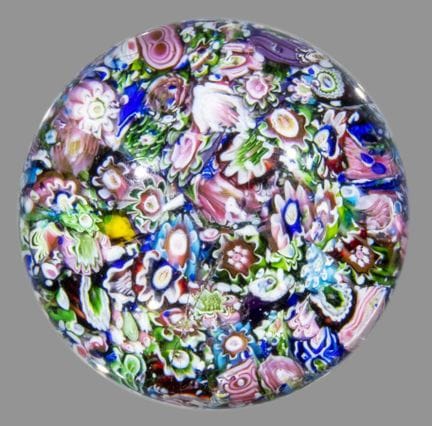 Clichy. Presse-papiers à motif de cannes polychrom