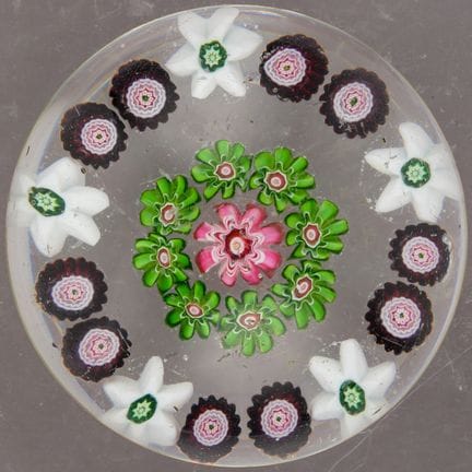Clichy. Presse-papiers à motif de deux cercles don
