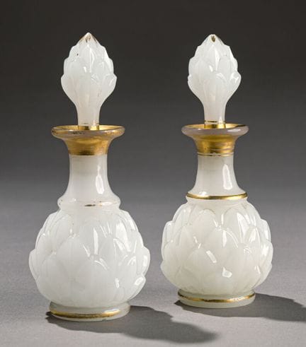 Baccarat. Par de frascos con forma de alcachofa, d