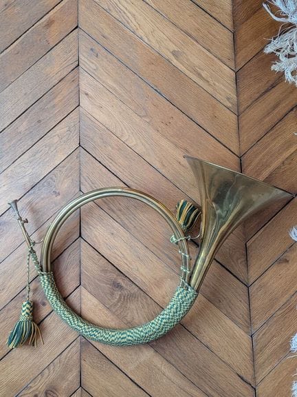 Corno da caccia in rame
Milliens
42 x 69 cm

Lotto