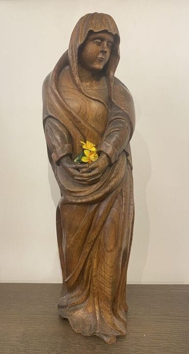 Opera moderna
Statua della Vergine o di una santa 