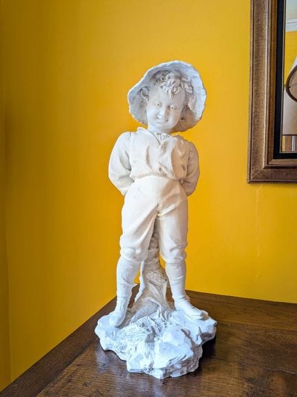 Kind mit Hut
Porzellanfigur
Rudolfstadt
Höhe: 46 c