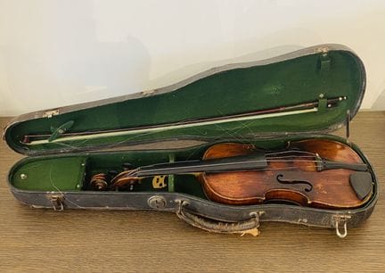 Violino con etichetta “Martin Hoffmann, Lipsia 172