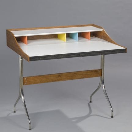Home Desk 书桌，
乔治·尼尔森（Georges NELSON）经典书桌复刻版
胡桃木、铬合