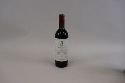 1 Bt Chateau Latour Pauillac 1er GCC 1961. Auf dem