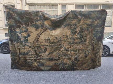 Aubusson. Fragment de tapisserie à décor d'oiseaux