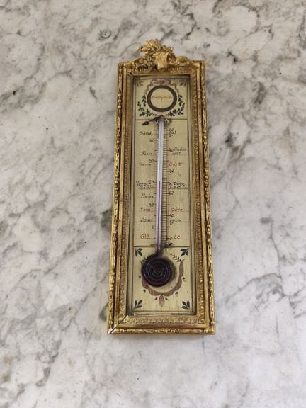 Thermomètre 
Style Louis XVI 
(Accidents) 
Etiquet