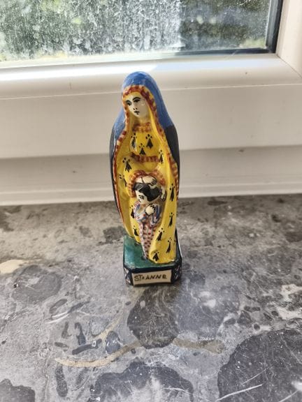 Quimper, HB
Gruppo in maiolica raffigurante Sant'A