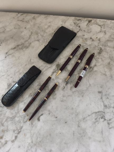 Set mit Kugelschreibern und Druckbleistiften von M