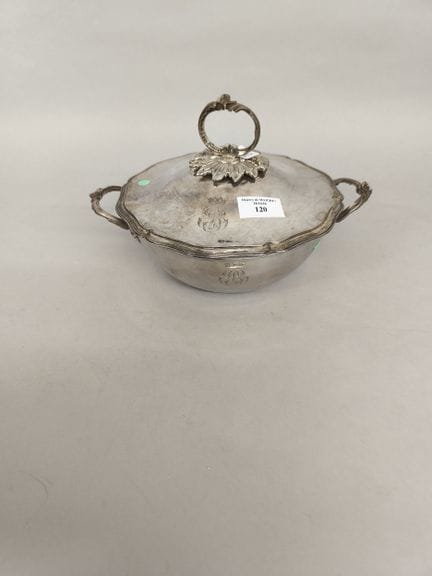 Légumier couvert en argent 925°/°°, deux anses et 