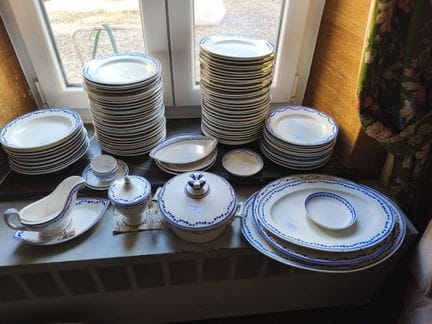 Partie de service composite en porcelaine dans le 
