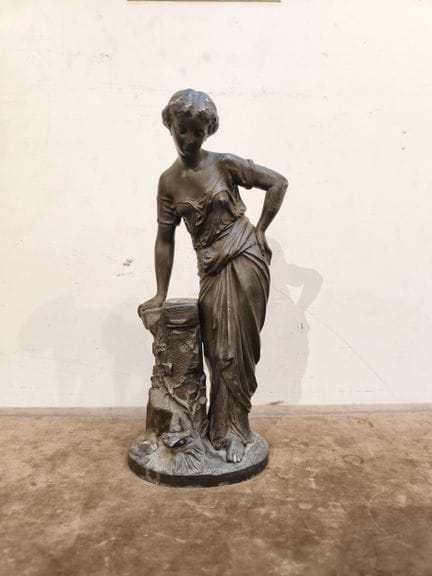 LEMOINE. Femme à la colonne. Groupe en bronze à pa