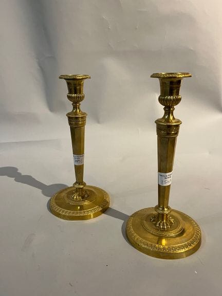 Par de candelabros de bronce, al estilo de Antoine