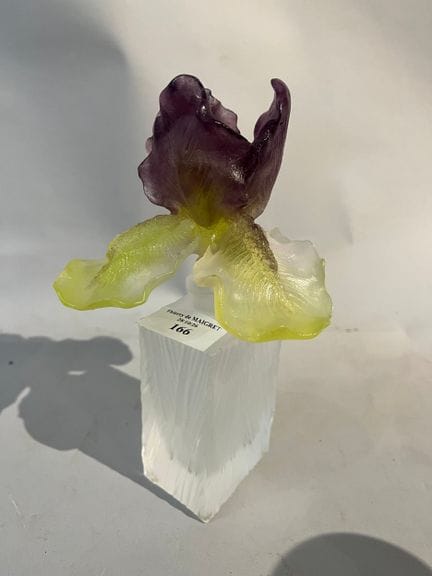 Flacon à parfum quadrangulaire en cristal avec un 