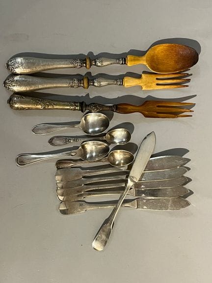 Ensemble de couverts en métal argenté comprenant 6