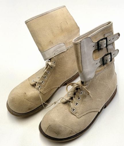 USA
Arctic Buckle Boots
Zweiter Weltkrieg und Kore
