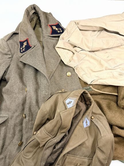 USA, Frankreich und Sonstiges
Uniform-Set
20. Jahr