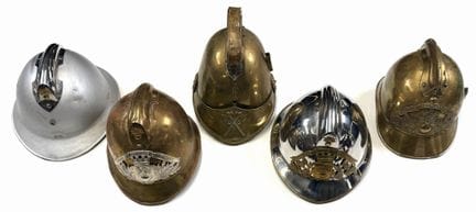 FRANKREICH.
Sammlung von Feuerwehrhelmen 
19. und 