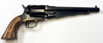 ITALIA
Réplica de un revólver de pólvora negra est