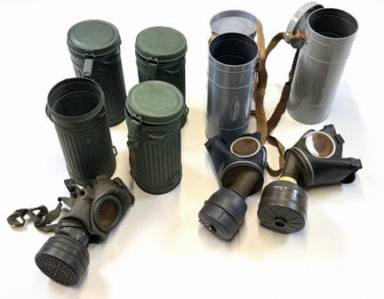 FRANKREICH und DEUTSCHLAND. 
6er-Set Gasmaskenetui