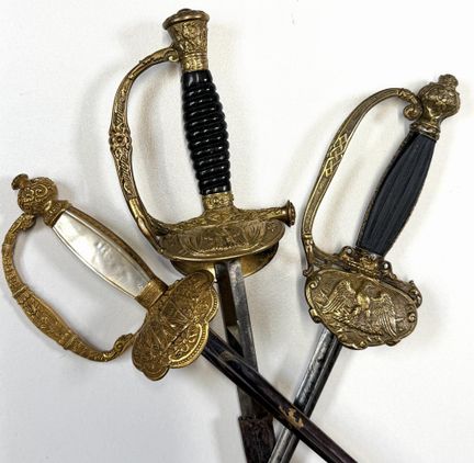FRANCIA
Lote de 3 espadas de corte del Segundo Imp
