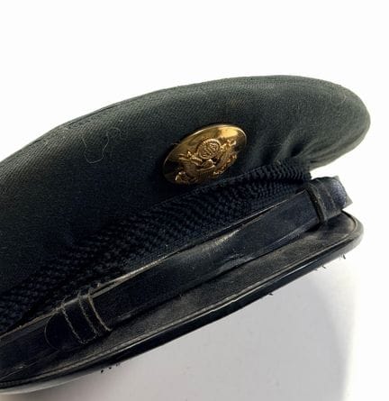 USA
Kappe „Cap Service“ 
Aus olivgrünem Stoff, Abz