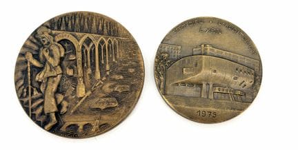 [MEDAGLIA]
Set composto da due medaglie, di cui un