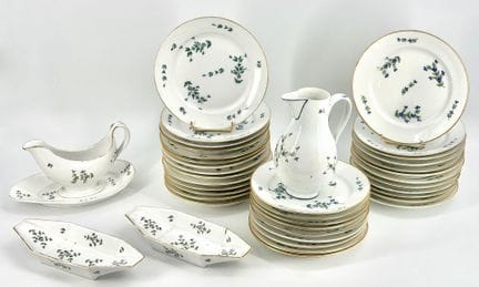Importante servizio da tavola con decorazione flor