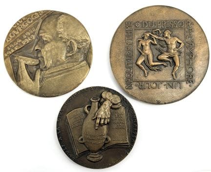 [MEDAGLIA]
Set di 3 medaglie comprendente: 
- “Il 