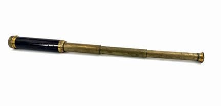 Piccolo cannocchiale in mogano e ottone realizzato