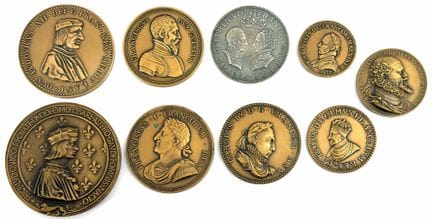 [MEDAGLIA]
Set di 9 medaglie in bronzo comprendent