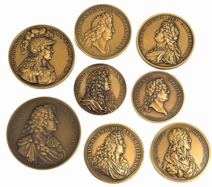 [MEDAGLIA]
Set di 8 medaglie in bronzo raffigurant